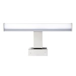 Mirore kinkiet L30 LED 5W 4000K IP44 w kolorze srebrnym. Lampa ma prostokątny kształt z matowym kloszem i metalową podstawą, zamontowana w pozycji poziomej, idealna do oświetlenia wnętrz.