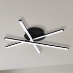 Czarna lampa sufitowa LED 12W 4000K z okrągłą podstawą. Posiada cztery proste ramiona w kształcie krzyża, emitujące białe światło. Ujęcie z dołu, prezentujące nowoczesny design i sposób montażu na suficie.