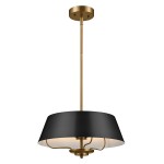 Lampa wisząca Luella z trzema gniazdami E14, w kolorze czarnym z mosiężnymi detalami. Okrągły klosz o szerokiej krawędzi, zawieszony na cienkim mosiężnym pręcie. Prosty, elegancki design, idealna do nowoczesnych wnętrz.