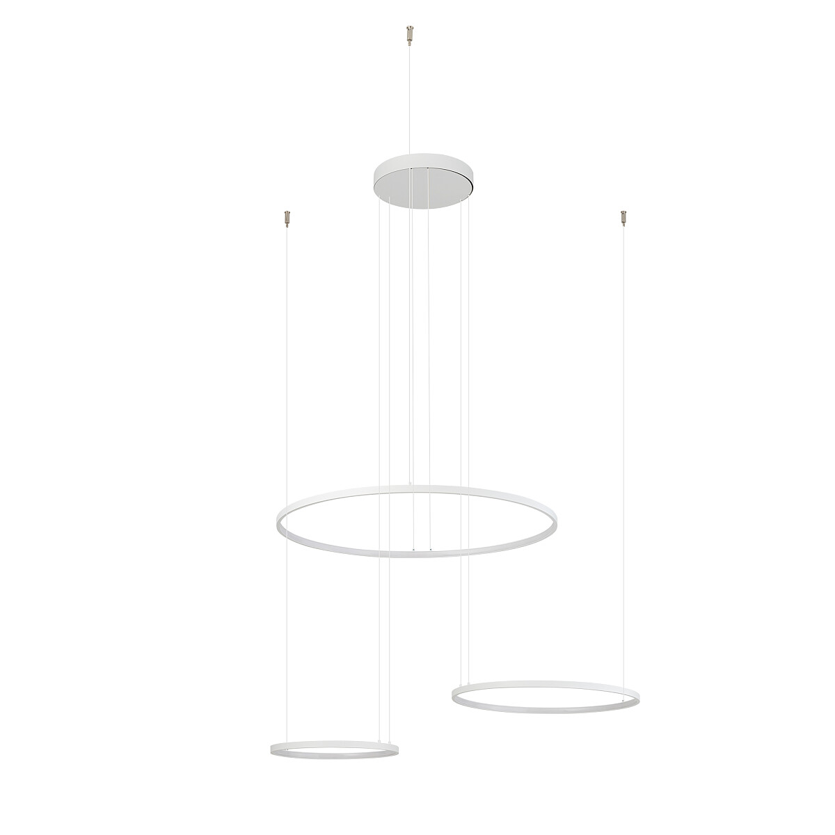 Lampa wisząca LED Circolo 85W 3000K w kolorze białym. Trzy okrągłe pierścienie zawieszone na cienkich linkach, z centralnym źródłem światła. Prosty, nowoczesny design, idealny do aranżacji wnętrz.