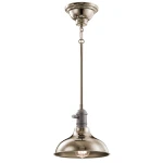 Lampa wisząca Cobson w kolorze polerowanego niklu, zawieszona na cienkim przewodzie. Posiada okrągły klosz z delikatnym wykończeniem oraz miejsce na żarówkę E27. Montaż sufitowy, styl industrialny, z widocznym elementem mocującym.