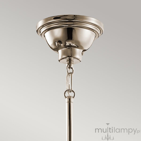 Lampa wisząca Cobson 1xE27 w kolorze polerowanego niklu. Widok z góry, prezentujący okrągły sufitowy uchwyt z dekoracyjnymi detalami oraz metalowy łańcuch mocujący. Tło w odcieniach szarości.