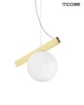 Lampa wisząca Balance 1xG9 w kolorze złotym, z białym, półkulistym kloszem. Kształt geometryczny z poziomą, prostokątną podstawą oraz okrągłym kloszem. Zawieszona na cienkim przewodzie, idealna do nowoczesnych wnętrz.