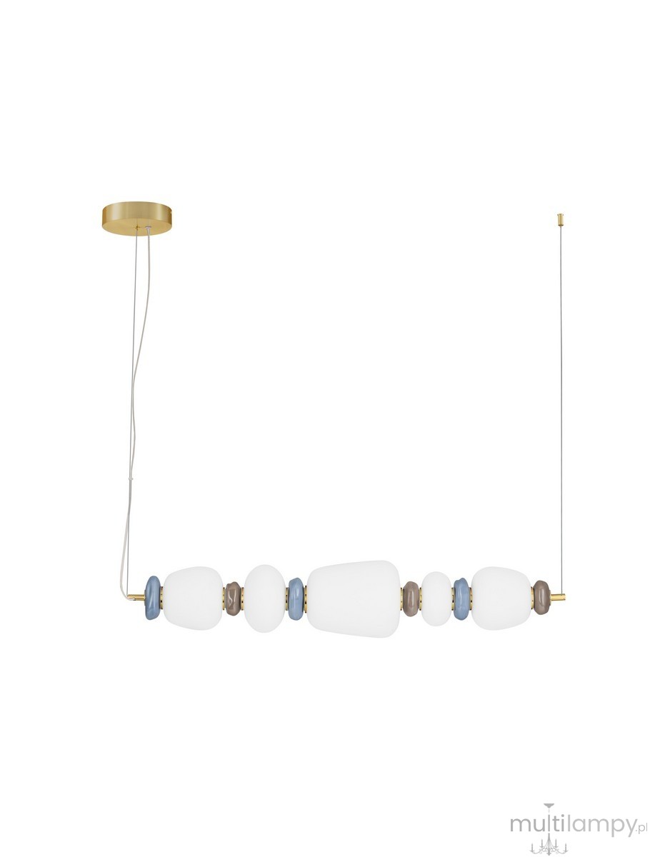 Lampa wisząca Felanzo z jednym źródłem LED o mocy 28W, w kolorze złotym, z multikolorowymi elementami szklanymi w białym, niebieskim i brązowym odcieniu. Zawieszona na cienkim, białym przewodzie, z okrągłym złotym mocowaniem sufitowym.