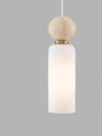 Lampa wisząca Corvizo 1xG9 o minimalistycznym designie, z matowym białym kloszem i kulistym elementem z naturalnego kamienia. Złota oprawa łączy oba materiały, a lampa wisi na przezroczystym przewodzie. Tło szare, proste.