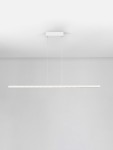 Lampa wisząca Tarvana 1xLED 27W w kolorze białym, o prostokątnym kształcie i minimalistycznym designie. Zawieszona na cienkich żyłkach, montowana do sufitu, z eleganckim, płaskim mocowaniem. Idealna do nowoczesnych wnętrz.