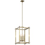 Lampa wisząca Cayden w kolorze mosiądzu, z czterema żarówkami E14, w kształcie prostopadłościanu z przezroczystymi detalami. Zawieszona na cienkim łańcuchu, prezentuje nowoczesny styl. Widok z boku, na jednolitym tle.
