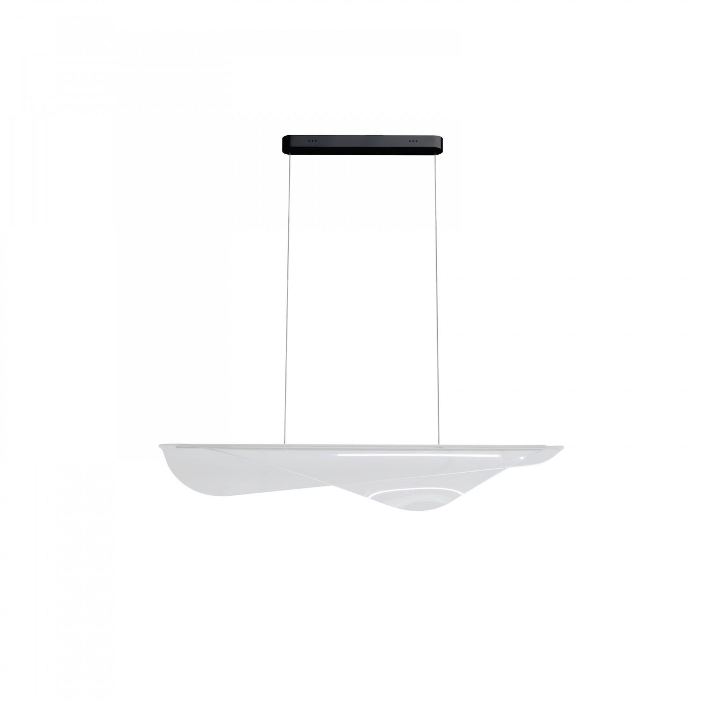 Lampa wisząca Manta 1xLED 38W w kolorze czarnym z eleganckim, nowoczesnym kształtem. Posiada prostokątną podstawę z białego materiału, zwisającą na cienkich linkach. Idealna do nowoczesnych wnętrz, montowana sufitowo.