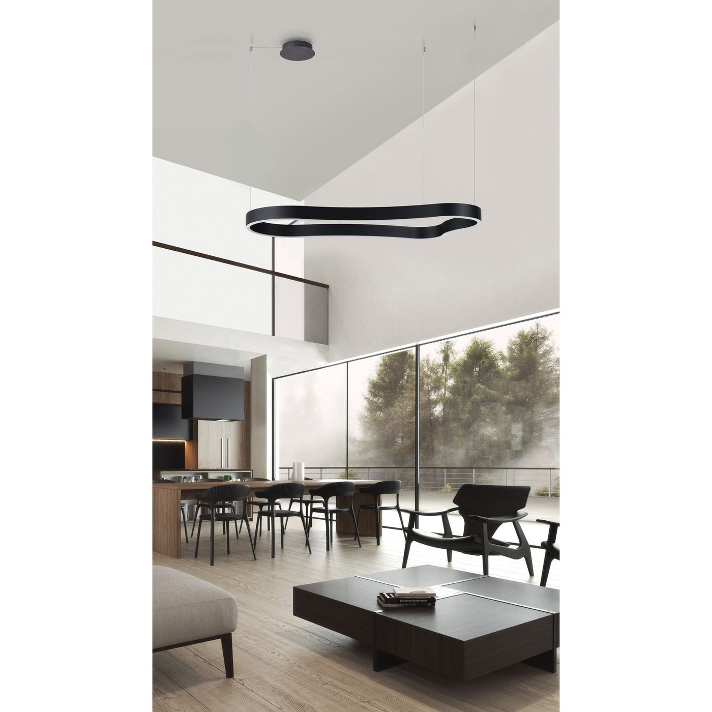 Lampa wisząca LED Mirabella 90, czarna, o mocy 48W, w kształcie falistego pasa, zawieszona na cienkich linkach, w nowoczesnym wnętrzu z drewnianą podłogą i dużymi oknami.