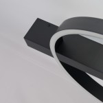 Czarna lampa sufitowa Arte z dwoma diodami LED 30W, z prostokątną podstawą i okrągłym, białym kloszem. Ujęcie z góry, ukazujące detale konstrukcji i materiału. Prosta forma, nowoczesny design.