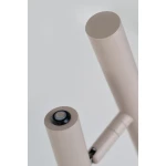 Beżowa lampa stołowa LED Trost AZ6802 z metalowym, matowym wykończeniem. Widoczne okrągłe przyciski na górze oraz elementy łączące, zapewniające regulację. Ujęcie z bliska, skupione na detalu konstrukcji.
