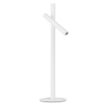 Lampa stołowa LED Trost 4,5W w kolorze białym, o minimalistycznej konstrukcji z prostą podstawą. Główna lampa ustawiona pod kątem na cienkim trzonie, emitująca światło z jednego końca. Prosty, nowoczesny design, idealna do biura lub salonu.