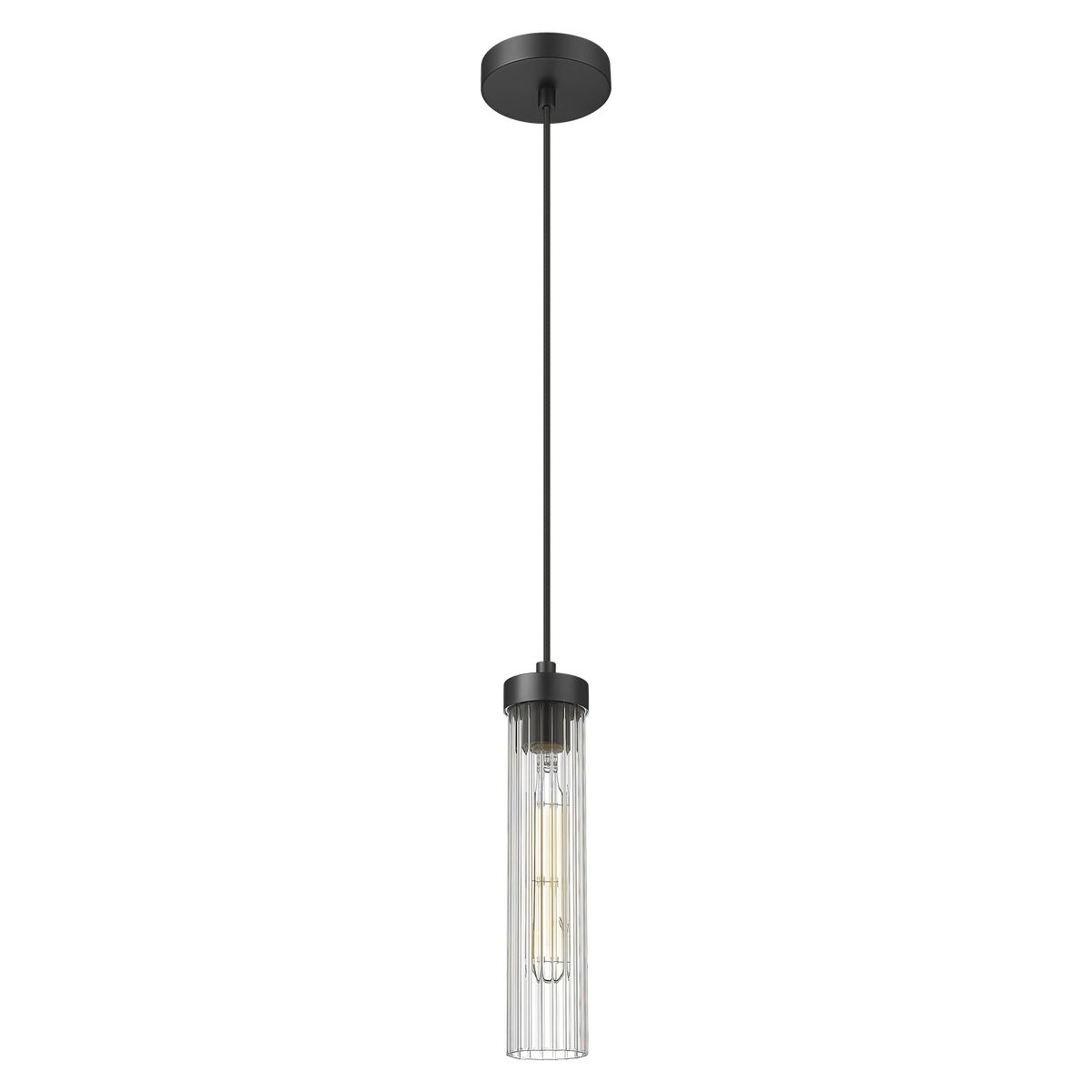 Lampa wisząca Quincy w kolorze czarnym, z metalowym mocowaniem i przezroczystym kloszem w formie cylindrycznej, zawieszona na cienkim przewodzie. Wewnątrz widoczna żarówka E27. Tło proste, białe.