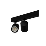 Lampa sufitowa Exo Line w kolorze czarnym, z sześcioma miejscami na żarówki GU10. Konstrukcja z prostokątnym stelażem i okrągłymi reflektorami, zamontowana w pozycji poziomej. Idealna do oświetlenia wnętrz.
