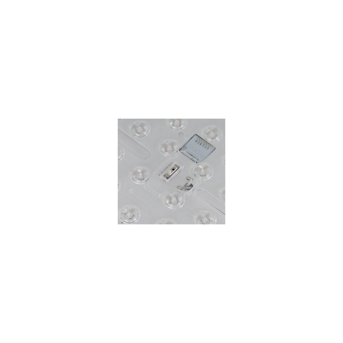 Plafon Pandino D40 z czujnikiem ruchu, LED 32W, IP44, w kolorze białym. Ujęcie zbliżeniowe na elementy LED oraz czujnik. Widoczne strukturalne detale obudowy i miejsce montażowe.