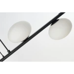 Lampa wisząca Trasimeno w kolorze czarnym z dwoma okrągłymi kloszami w białym matowym kolorze. Ujęcie z góry, ukazujące kształt kloszy i metalową konstrukcję. Elementy LED 10W i G9. Tło jasne, prostokątne.