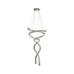 Lampa wisząca Spark Spiral XXL z chromowanym wykończeniem, w kształcie spirali. Posiada dwa źródła światła LED o mocy 280W CCT, zawieszona na cienkich linkach. Idealna do nowoczesnych wnętrz, na jednolitym tle.