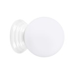 Kinkiet Zori 1xG9 IP44 w kolorze białym, z okrągłym kloszem i lekko teksturowanym mocowaniem. Produkt zamontowany w pozycji wiszącej, widok frontalny. Idealny do wnętrz i na zewnątrz, odporny na wilgoć.