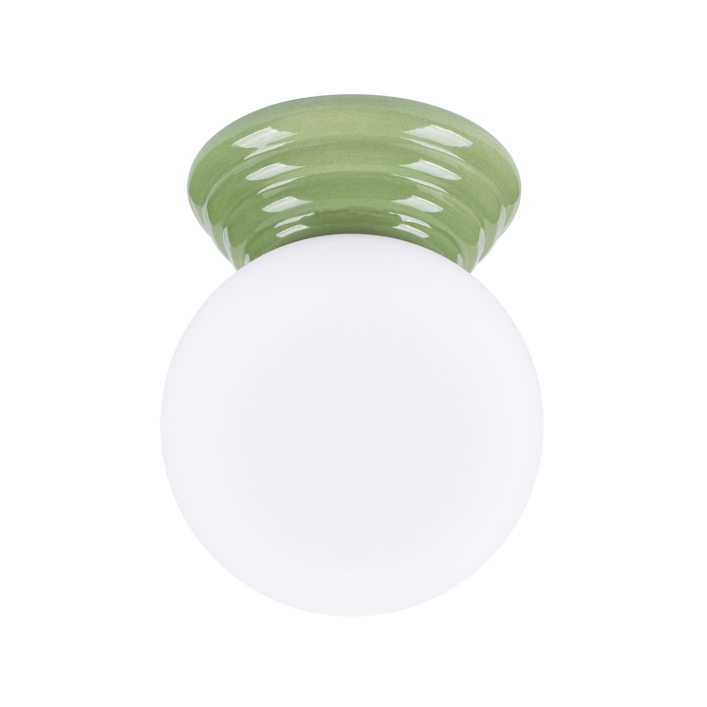 Lampa sufitowa Zori z zielonym, błyszczącym uchwytem i okrągłym, białym kloszem. Ujęcie frontalne, produkt zamontowany na suficie, przeznaczony do użytku wewnętrznego, klasa ochrony IP44.