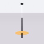 Lampa wisząca Feltro z pojedynczym gniazdem G9, w kolorze czarnym i żółtym. Okrągły, żółty klosz z filcu zawieszony na cienkim, czarnym przewodzie. Ujęcie z góry, pokazujące detal lampy w minimalistycznym stylu.