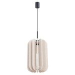 Lampa wisząca Mula D27 z oprawą E27 w kolorze czarnym i beżowym. Posiada zaokrąglony, falisty klosz z teksturowanego materiału, zawieszona na cienkim przewodzie. Całość w minimalistycznym stylu, idealna do nowoczesnych wnętrz.