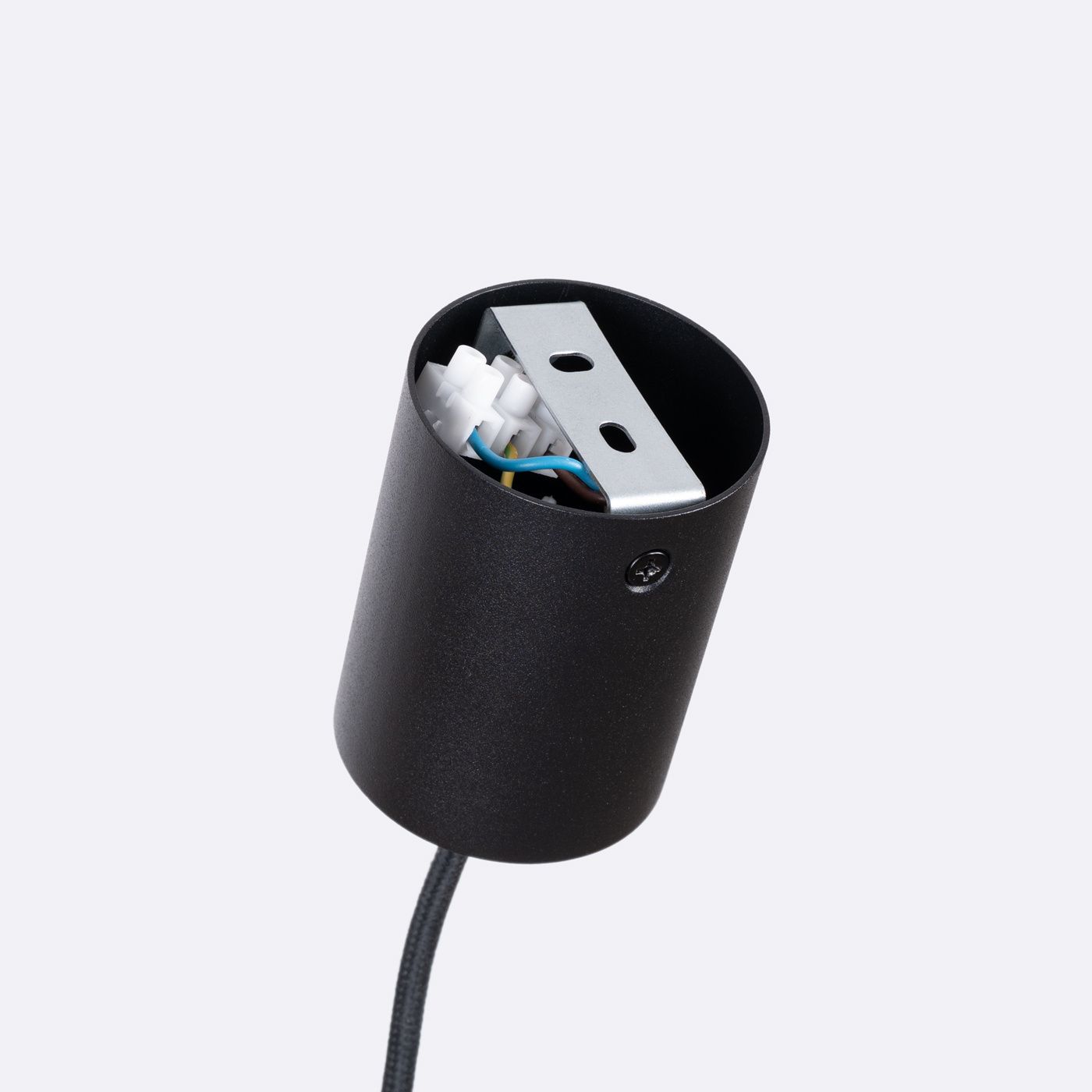 Lampa wisząca Mula D45 z oprawą w kolorze czarnym, z widocznym gniazdem E27 oraz podłączeniem elektrycznym. Ujęcie z góry pokazuje wnętrze lampy oraz kabel w osłonie. Prosta konstrukcja, idealna do nowoczesnych aranżacji wnętrz.