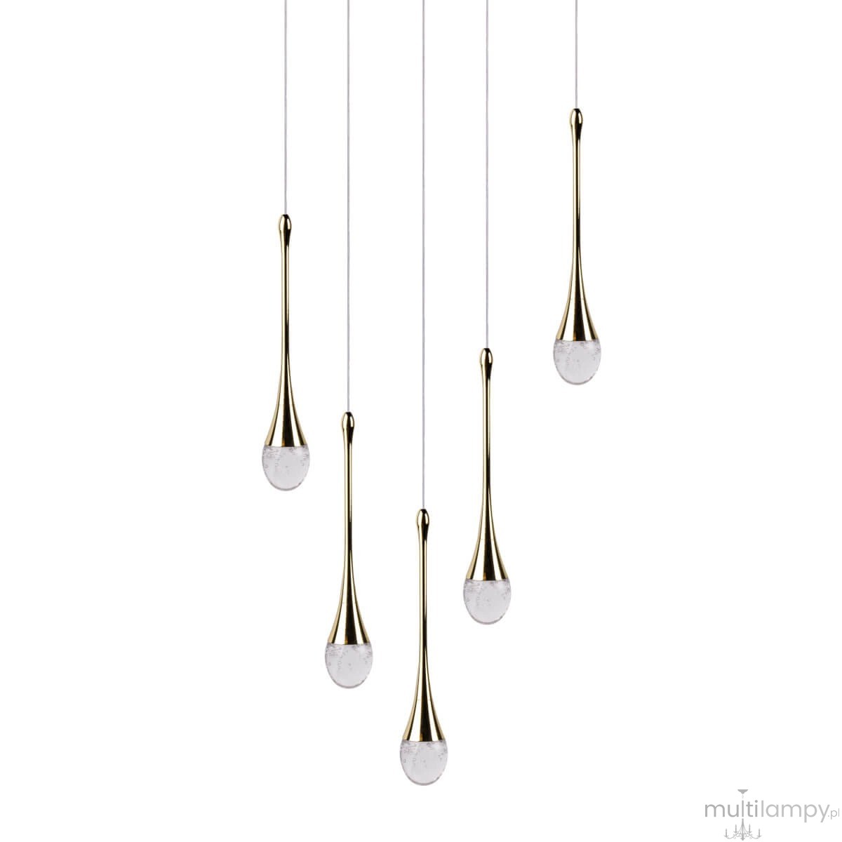 Lampa wisząca Dalma z pięcioma źródłami LED, o mocy 28W. Złote, smukłe klosze w kształcie kropli, zawieszone na cienkich linkach, tworzą elegancki efekt świetlny. Widoczny subtelny, przezroczysty detal na dolnej części kloszy.