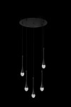 Czarna lampa wisząca Dalma z pięcioma źródłami światła LED, o kształcie kropli, zwisająca z okrągłej podstawy. Wysoka jakość materiałów, minimalistyczny design, idealna do nowoczesnych wnętrz.