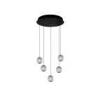 Lampa wisząca Edem z pięcioma kulistymi kloszami LED w kolorze czarnym. Klosze mają teksturowaną powierzchnię, zawieszone na cienkich linkach z sufitowej podstawy. Prosty, nowoczesny design idealny do różnych wnętrz.