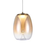 Lampa wisząca LED Pamela D20 o mocy 8W, wykonana z mosiądzu i bursztynowego szkła. Ma owalny kształt, z przezroczystą górą, zawieszona na cienkim przewodzie. Widoczne źródło światła wewnątrz, elegancka i nowoczesna.
