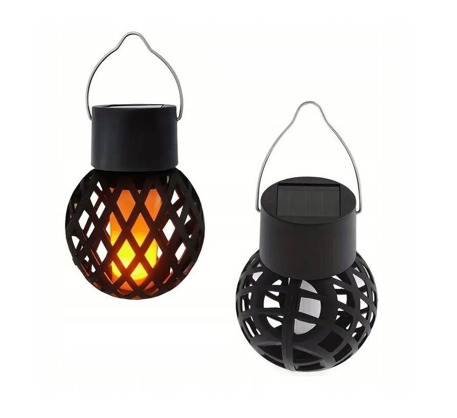 Lampka wisząca solarna Glovi w kolorze czarnym, o zaokrąglonym kształcie z dekoracyjną siatką. Wyposażona w uchwyt do zawieszenia oraz świecącą, pomarańczową diodę LED wewnątrz. Dwa warianty widoczne w zbliżeniu.