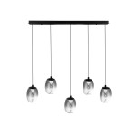 Lampa wisząca Pamela z pięcioma kloszami LED 25W, w kolorze czarnym i przydymionym. Klosze mają owalny kształt, zawieszone na cienkich linkach, montowane do prostokątnej podstawy. Prosta, nowoczesna forma, idealna do aranżacji wnętrz.