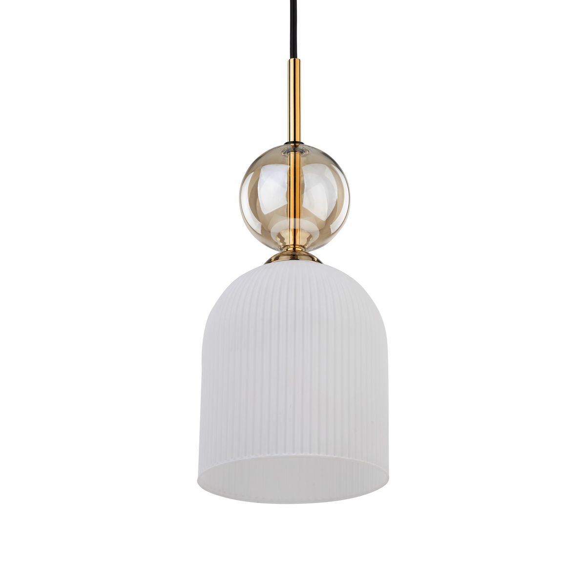 Lampa wisząca Sophia z kloszem w białym kolorze, wykonanym z teksturowanego materiału, z ozdobnym, przezroczystym elementem szklanym u góry. Uchwyt z mosiężnym wykończeniem. Zawieszona na czarnym przewodzie, w pozycji wiszącej.
