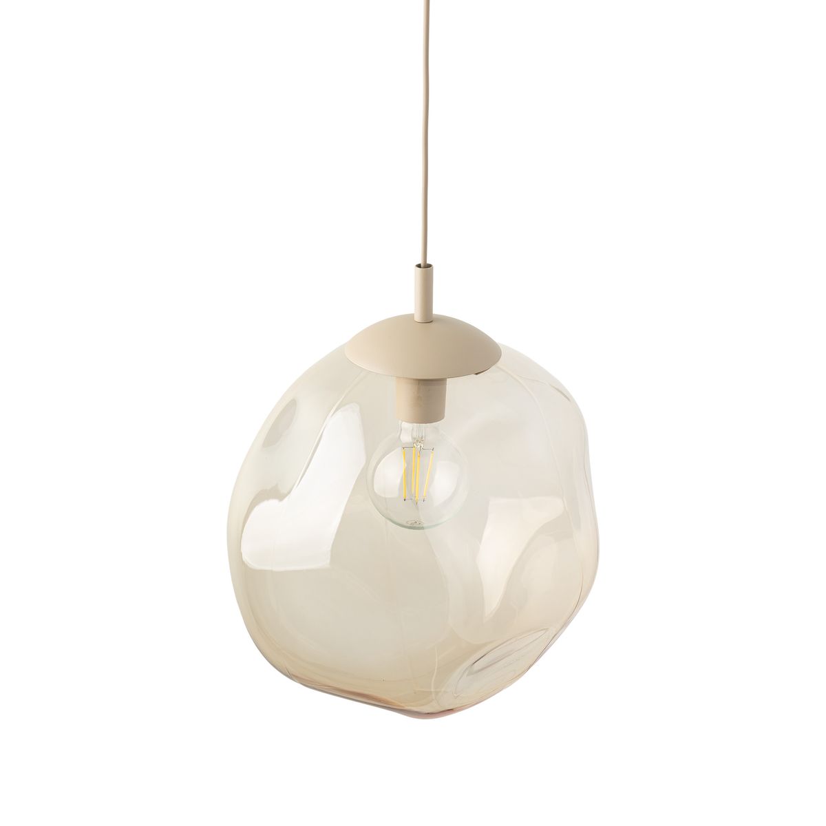 Lampa wisząca Lava Sabia D35 w kolorze beżowym, z przezroczystym, organicznie uformowanym kloszem. Zawieszenie z metalowym mocowaniem i żarówką E27. Oświetlenie w stylu nowoczesnym, wiszące, w kształcie nieregularnej bryły.