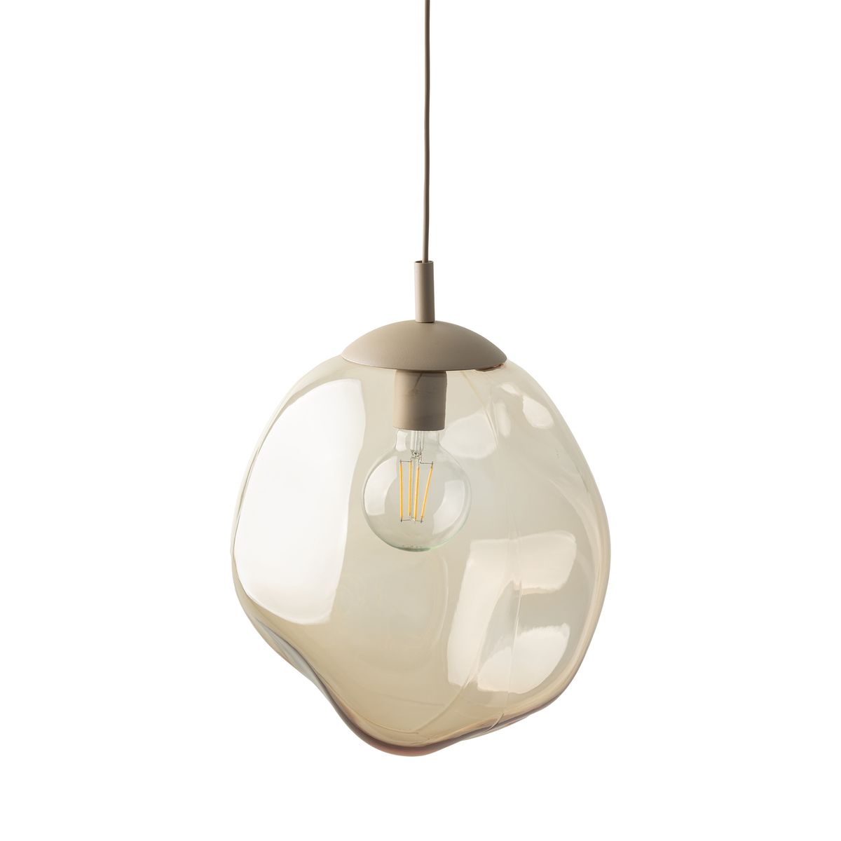 Lampa wisząca Lava Sabia D35 w kolorze beżowym, z przezroczystym, organicznym kloszem i metalowym mocowaniem. Ujęcie z boku, z widoczną żarówką E27 wewnątrz. Elegancka forma, zawieszona na cienkim kablu, idealna do nowoczesnych wnętrz.