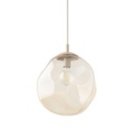 Beżowa lampa wisząca Lava Sabia D35 z przezroczystym kloszem, zawieszona na cienkim przewodzie. Wewnątrz widoczna żarówka E27. Klosz ma organiczny, zaokrąglony kształt, co podkreśla nowoczesny design. Tło białe, co uwydatnia lampę.