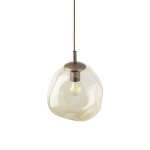 Lampa wisząca Lava Brown D25 z brązowym metalowym mocowaniem i przezroczystym, organicznie uformowanym kloszem. E27, jeden żarówka. Produkt zawieszony na cienkim przewodzie, w zbliżeniu na detal klosza.