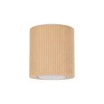 Lampa sufitowa Eve Corte w kolorze naturalnego buku, cylindryczna z żłobieniami, przeznaczona na żarówkę GU10. Ujęcie frontalne, zawieszona, z białym kloszem na dole. Proste tło, podkreślające minimalistyczny design.