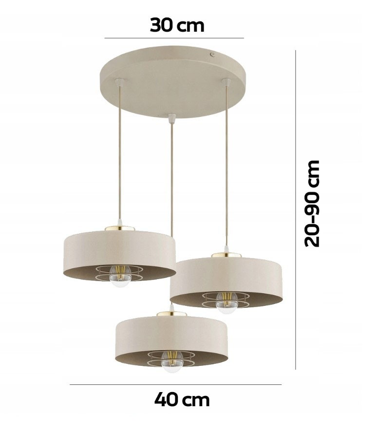 Beżowa lampa wisząca Sisu Round z trzema kloszami na żarówki E27. Okrągła podsufitka o średnicy 30 cm, zawieszenie regulowane w zakresie 20-90 cm. Klosze mają złote detale, co podkreśla ich elegancki design.