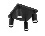 Czarna lampa sufitowa Spoti SQ z czterema spotami GU10. Prosta, kwadratowa podstawa z matowego metalu, z cylindrycznymi kloszami skierowanymi w dół. Ujęcie z dołu, pokazujące rozmieszczenie źródeł światła.