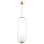 Lampa wisząca Noval L w kolorze złotym, o opływowym kształcie. Zawiera biały, szklany klosz w formie kuli umieszczony w metalowej ramie. Ujęcie frontalne, produkt zawieszony na cienkim kablu.