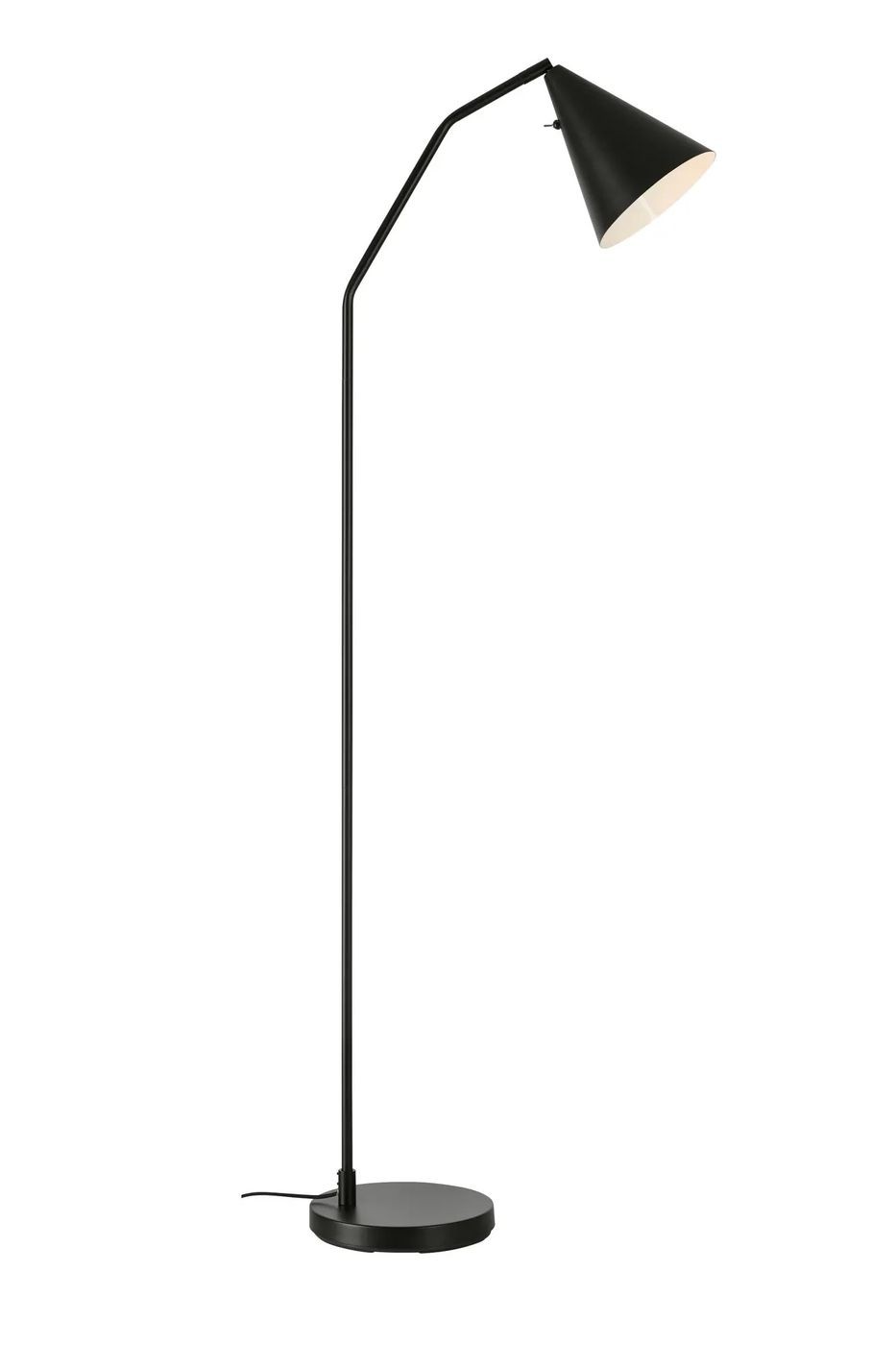 Lampa podłogowa LED Funil o mocy 4,9W, w kolorze czarnym. Posiada smukłą, metalową nogę oraz stożkowaty klosz. Ujęcie frontalne, produkt stoi na okrągłej podstawie. Idealna do nowoczesnych wnętrz.