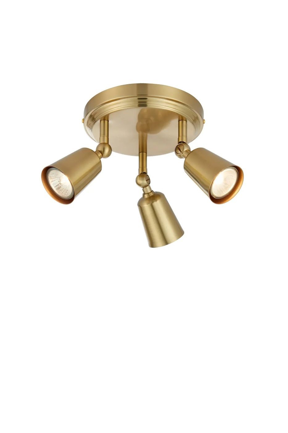 Tiny lampa sufitowa spot w kolorze mosiądzu z trzema regulowanymi kloszami na żarówki GU10. Ujęcie z dołu, ukazujące elegancki design i metaliczne wykończenie. Lampa zamontowana na okrągłej podstawie, idealna do nowoczesnych wnętrz.
