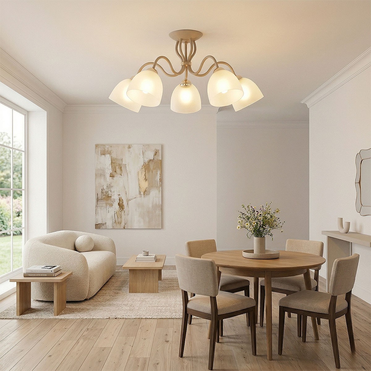 Lampa sufitowa Ariel 5xE27 w kolorze taupe i złotym, z pięcioma kloszami w kształcie stożka, zawieszona na eleganckiej, metalowej konstrukcji. Ujęcie z góry, w jasnym wnętrzu z drewnianym stołem i krzesłami.