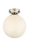Lampa sufitowa Stintino E14 w kolorze niklu satynowego, z okrągłym kloszem z białego szkła. Ujęcie frontalne, produkt zamontowany na suficie, z widoczną metalową podstawą i gładką, matową powierzchnią klosza.