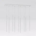 Lampa wisząca Selter 9xG9 w kolorze szarym, składająca się z dziewięciu prostokątnych, wiszących kloszy. Klosze są umieszczone na białym, prostokątnym stelażu, zawieszone na cienkich linkach, tworząc nowoczesny design.