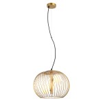 Złota lampa wisząca Clarisa 3-punktowa z metalową siatką w kształcie kuli. Wisi na czarnym przewodzie, zawieszona pod sufitem. Oświetlenie z widocznymi żarówkami wewnątrz, nowoczesny design.