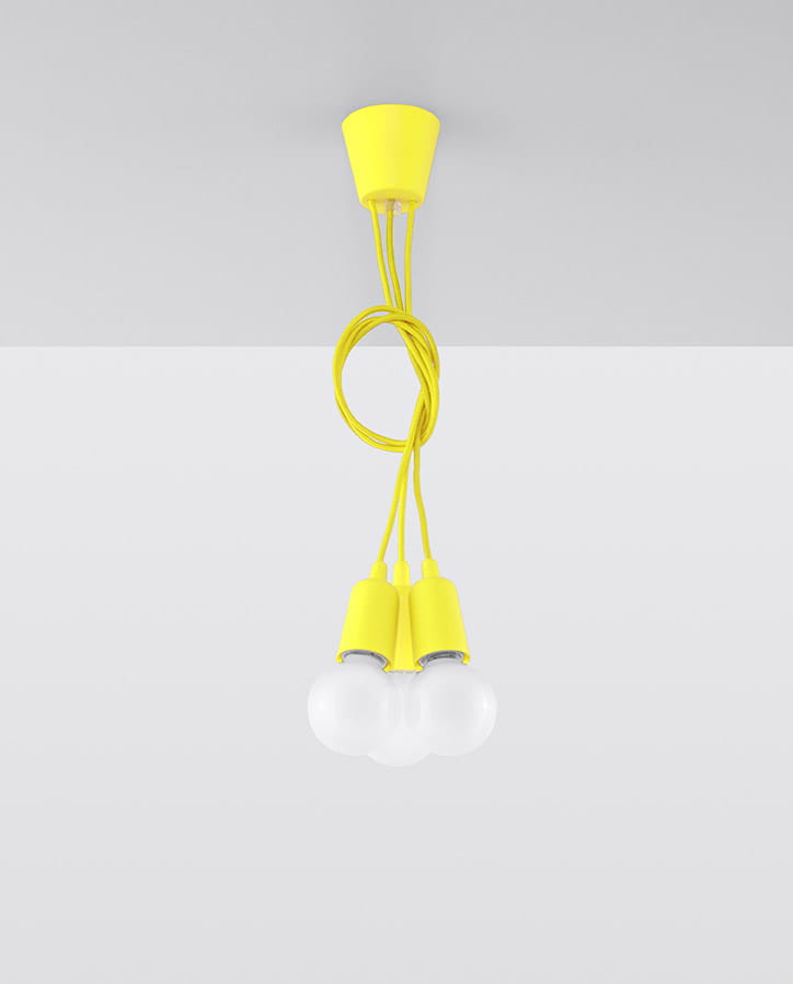 Lampa wisząca Diego 3-punktowa w kolorze żółtym, z trzema oprawami na żarówki, zawieszona na długich kablach. Ujęcie frontalne, na tle jasnym. Wymiary i detale opraw w widoku z dołu.