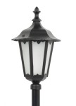 Czarna lampa stojąca ogrodowa Retro Midi H76, 1-punktowa, z metalową podstawą i kloszem z mlecznego szkła. Kształt sześciokątny, dekoracyjne wykończenia na górze klosza. Ujęcie z przodu, ukazujące detale konstrukcji.