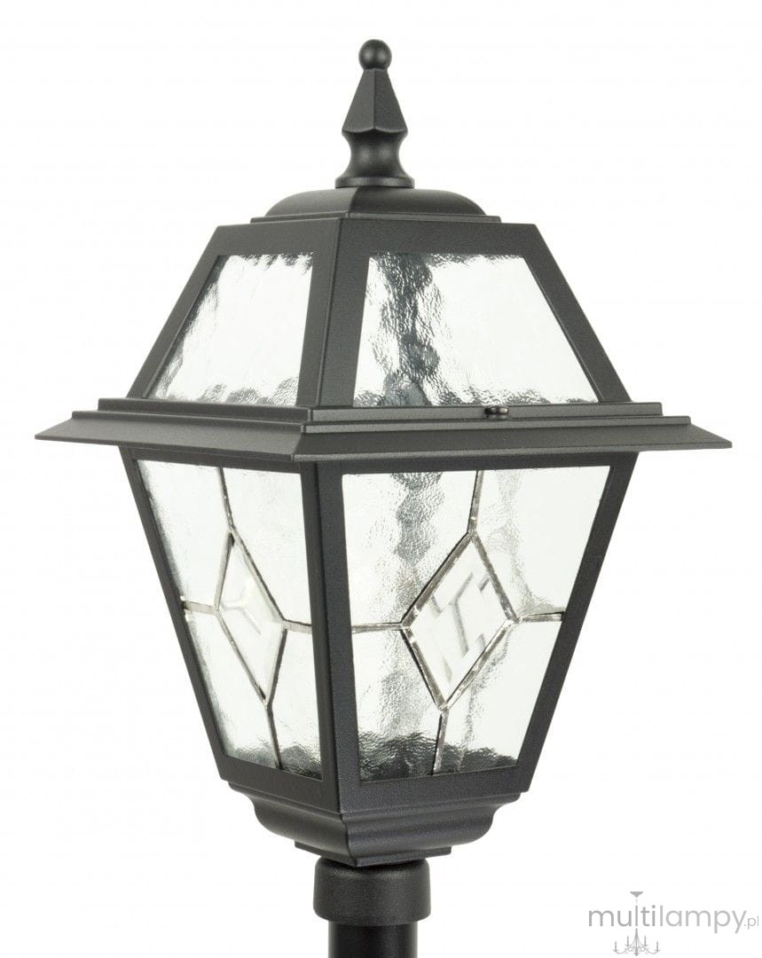 Lampa stojąca ogrodowa Witraż H160, 1-punktowa, czarna. Klosz w kształcie heksagonu z przezroczystego szkła, zdobiony wzorem diamentu. Ujęcie z boku, na metalowym słupku, z dekoracyjnym wierzchołkiem. Idealna do oświetlenia ogrodu.